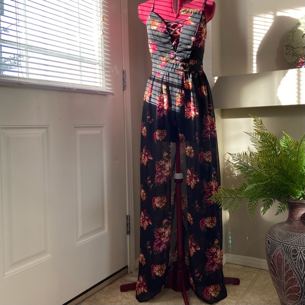 Streetwear Society women black floral romper spaghetti strap dress. Size S. Used